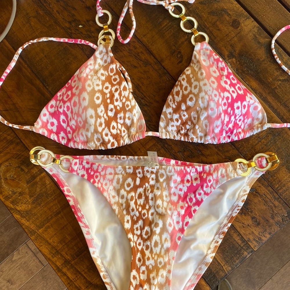 VS Bikini